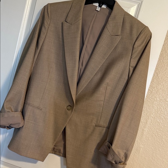 Banana Republic Jackets & Blazers - Banana Republic Tan Women's Blazer